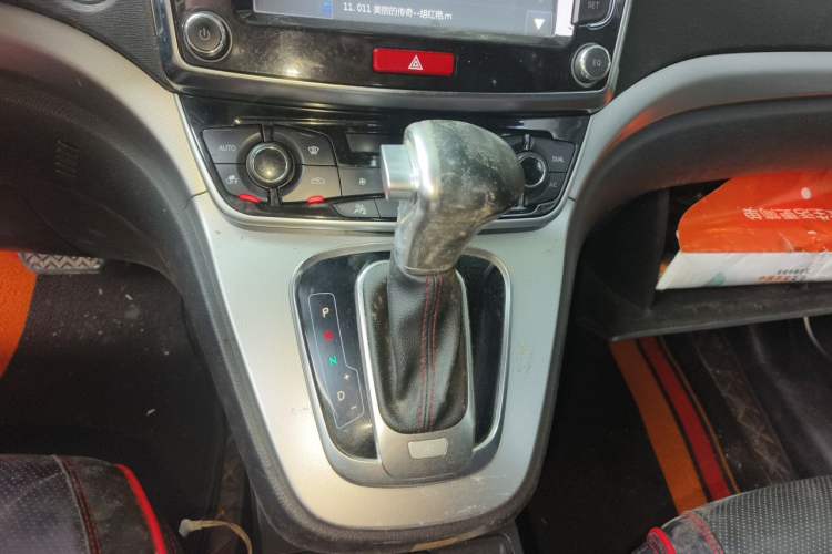 Used Haval H6 2015 Sport Edition 1.5T Automatic Two-Wheel Drive Luxury Model Gear Lever