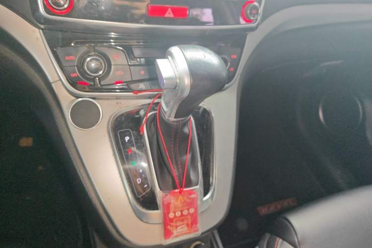 Used Haval H6 2015 Sport Edition 1.5T Automatic Two-Wheel Drive Luxury Model Gear Lever