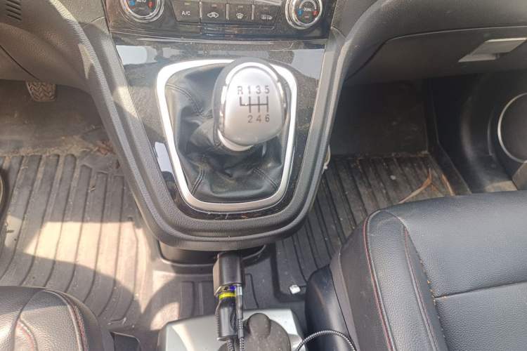 Used Haval H6 2015 Upgraded Model 1.5T Manual 4x4 Elite Version Gear Lever