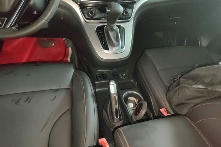 Used Haval H6 2015 Sport Edition 1.5T Automatic Two-Wheel Drive Luxury Model Gear Lever