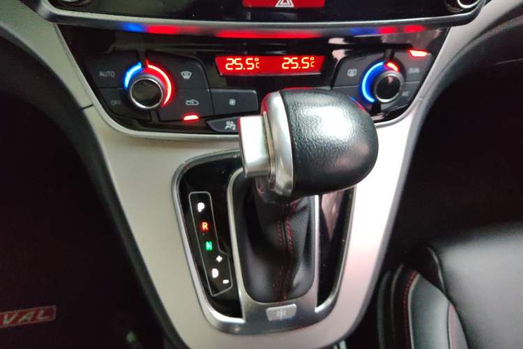 Used Haval H6 2015 Sport Edition 1.5T Automatic Two-Wheel Drive Luxury Model Gear Lever