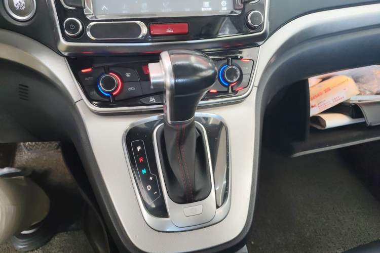 Used Haval H6 2015 Sport Edition 1.5T Automatic Two-Wheel Drive Luxury Model Gear Lever