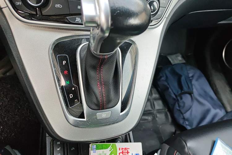 Used Haval H6 2015 Sport Edition 1.5T Automatic Two-Wheel Drive Luxury Model Gear Lever