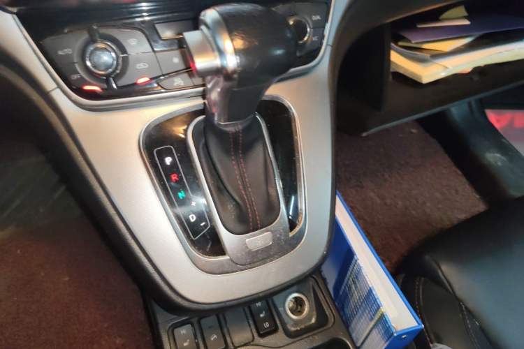 Used Haval H6 2015 Sport Edition 1.5T Automatic Two-Wheel Drive Luxury Model Gear Lever