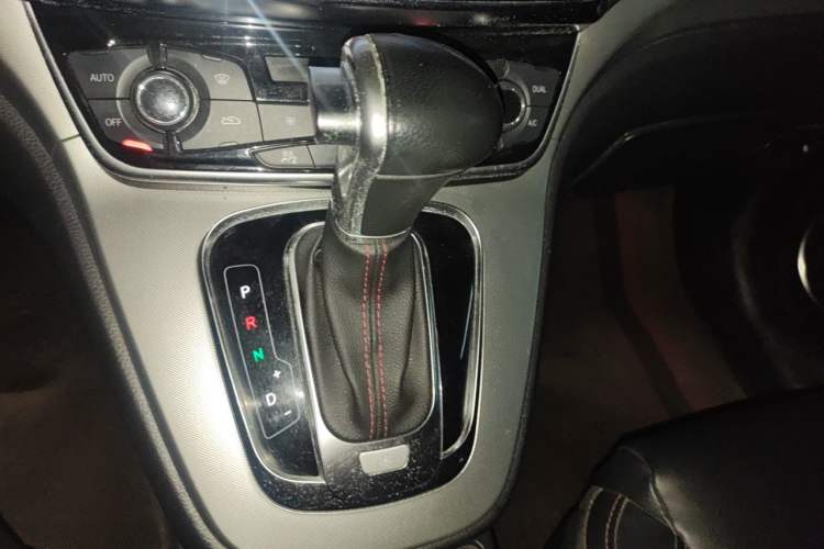 Used Haval H6 2015 Sport Edition 1.5T Automatic Two-Wheel Drive Luxury Model Gear Lever