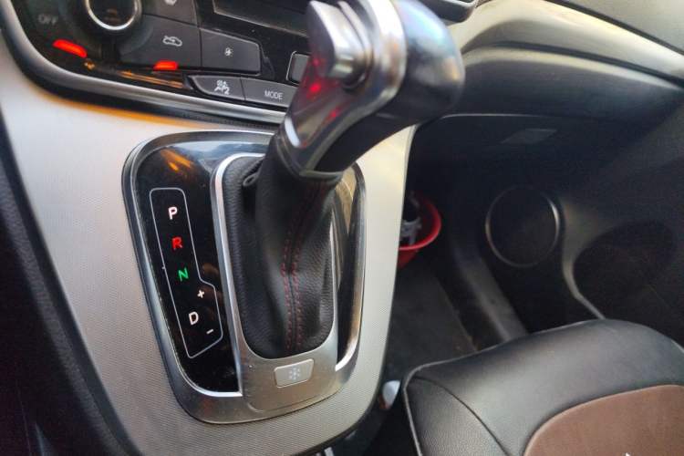 Used Haval H6 2015 Sport Edition 1.5T Automatic Two-Wheel Drive Luxury Model Gear Lever