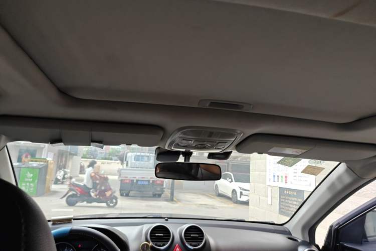 Used Haval H6 2015 Upgraded Model 1.5T Manual Two-Wheel Drive Elite Version Headliner
