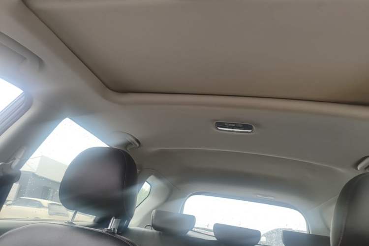 Used Haval H6 2015 Upgraded Model 1.5T Manual Two-Wheel Drive Elite Version Headliner
