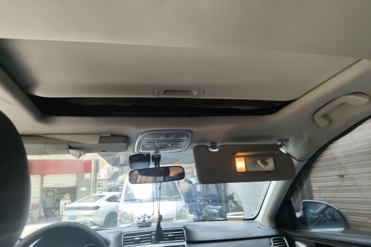 Used Haval H6 2015 Revised Version Sport Edition 1.5T Manual Transmission Two-Wheel Drive Elite Grade Headliner