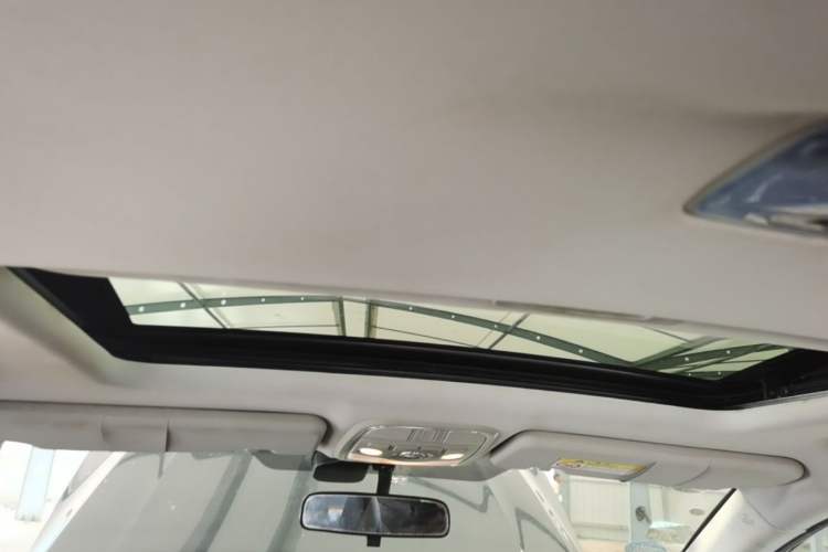 Used Haval H6 2015 Revised Version Sport Edition 1.5T Manual Transmission Two-Wheel Drive Elite Grade Headliner