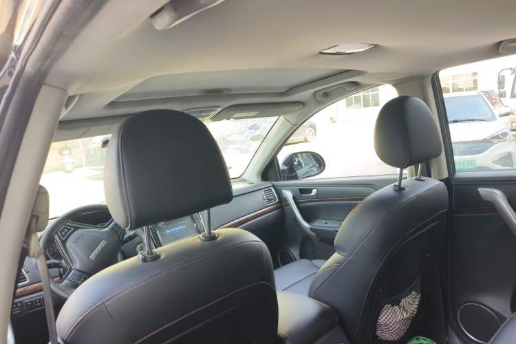Used Haval H6 2015 Revised Version Sport Edition 1.5T Manual Transmission Two-Wheel Drive Elite Grade Headliner