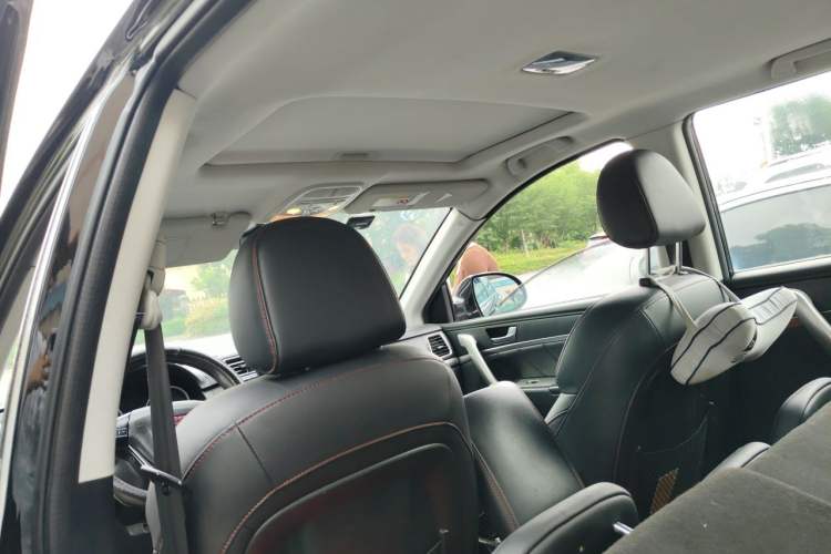 Used Haval H6 2015 Sport Edition 1.5T Automatic Two-Wheel Drive Luxury Model Headliner