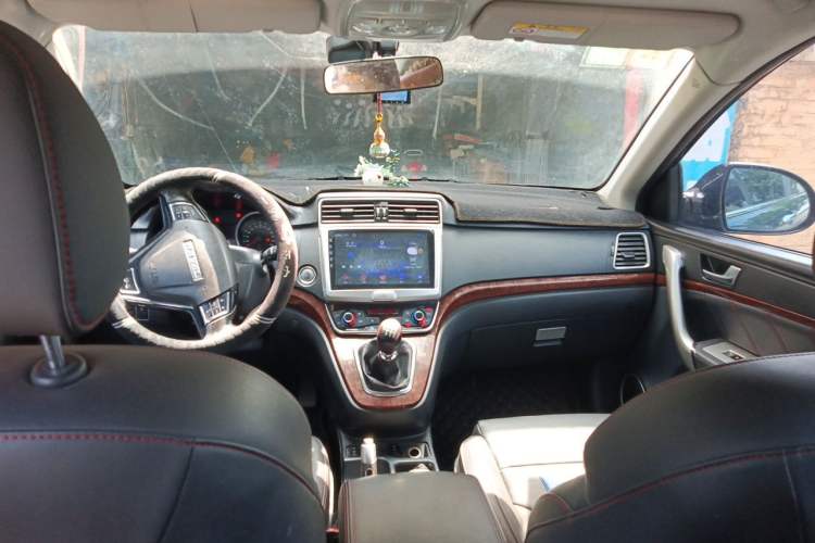 Used Haval H6 2015 Revised Version Sport Edition 1.5T Manual Transmission Two-Wheel Drive Elite Grade Headliner