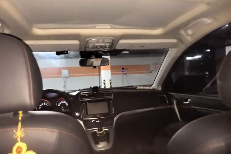 Used Haval H6 2015 Sport Edition 1.5T Automatic Two-Wheel Drive Luxury Model Headliner