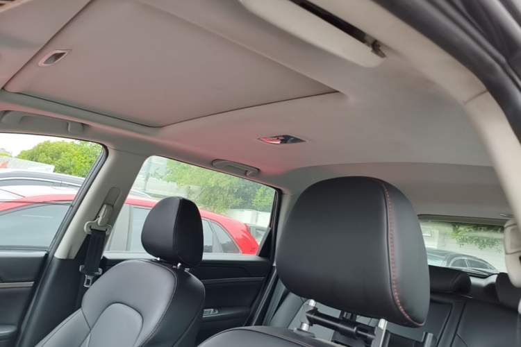Used Haval H6 2015 Sport Edition 1.5T Automatic Two-Wheel Drive Luxury Model Headliner