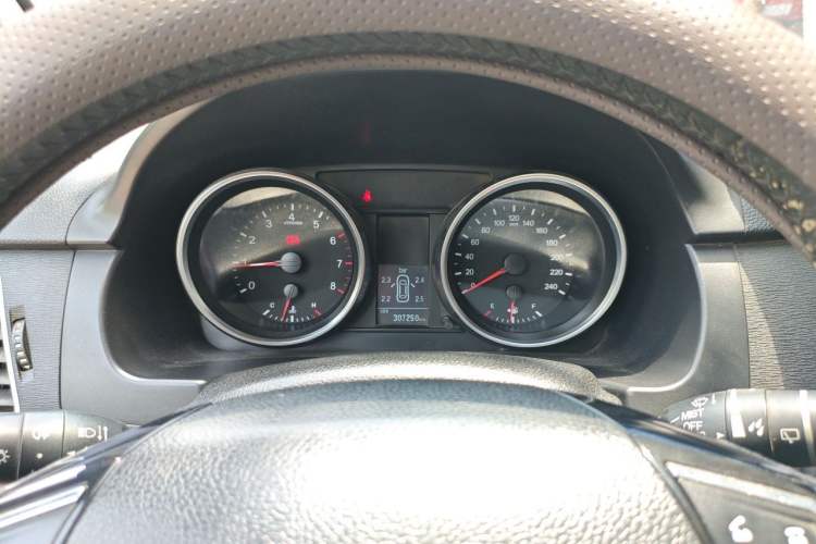 Used Haval H6 2015 Revised Version Sport Edition 1.5T Manual Transmission Two-Wheel Drive Elite Grade Instrument Cluster