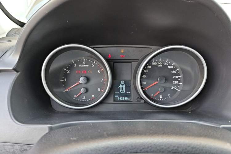 Used Haval H6 2015 Sport Edition 1.5T Manual Two-Wheel Drive Elite Model Instrument Cluster