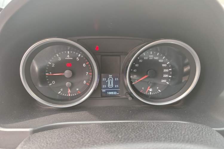 Used Haval H6 2015 Revised Version Sport Edition 1.5T Manual Transmission Two-Wheel Drive Elite Grade Instrument Cluster