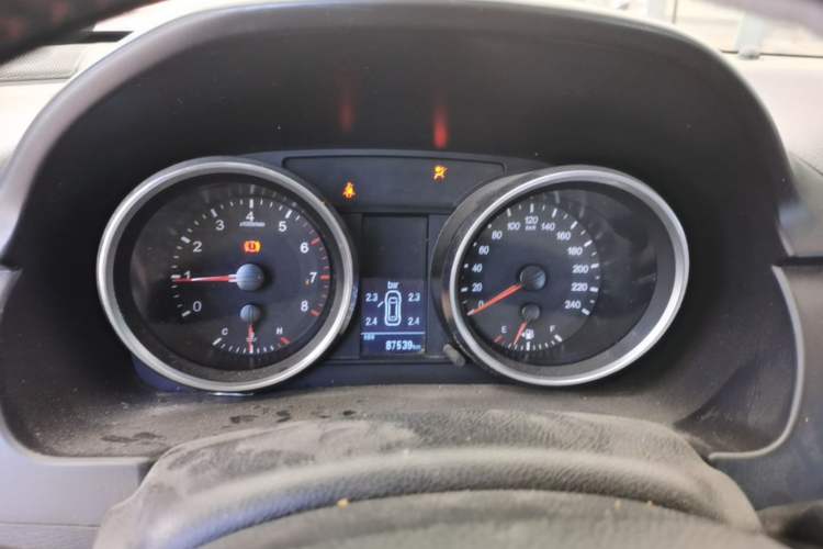 Used Haval H6 2015 Revised Version Sport Edition 1.5T Manual Transmission Two-Wheel Drive Elite Grade Instrument Cluster