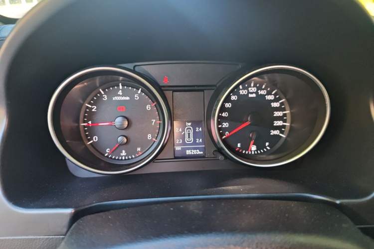 Used Haval H6 2015 Upgraded Model 1.5T Manual Two-Wheel Drive Elite Version Instrument Cluster