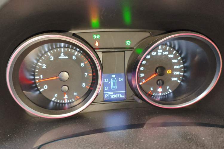 Used Haval H6 2015 Sport Edition 1.5T Automatic Two-Wheel Drive Luxury Model Instrument Cluster