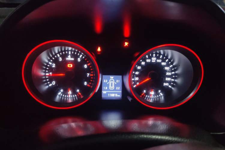 Used Haval H6 2015 Revised Version Sport Edition 1.5T Manual Transmission Two-Wheel Drive Elite Grade Instrument Cluster