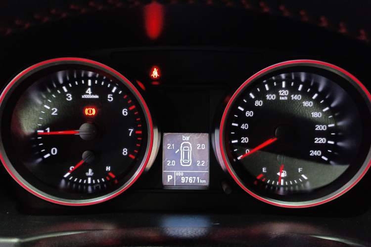 Used Haval H6 2015 Sport Edition 1.5T Automatic Two-Wheel Drive Luxury Model Instrument Cluster