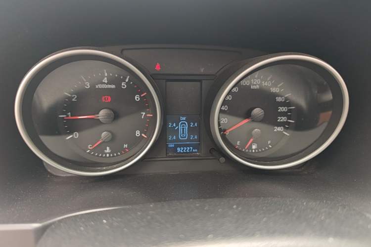 Used Haval H6 2015 Upgraded Model 1.5T Manual Two-Wheel Drive Prestige Version Instrument Cluster