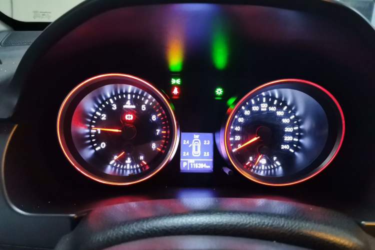 Used Haval H6 2015 Sport Edition 1.5T Automatic Two-Wheel Drive Luxury Model Instrument Cluster