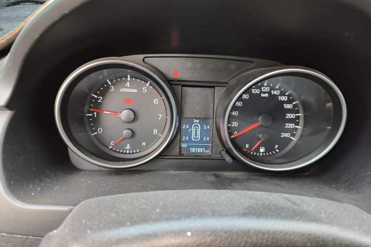 Used Haval H6 2015 Sport Edition 1.5T Manual Two-Wheel Drive Elite Model Instrument Cluster