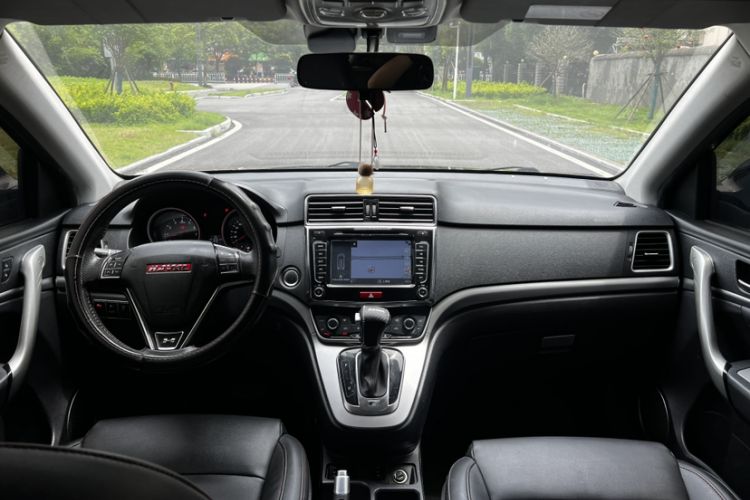 Used Haval H6 2015 Sport Edition 1.5T Automatic Two-Wheel Drive Luxury Model Interior 1