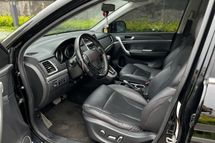 Used Haval H6 2015 Sport Edition 1.5T Automatic Two-Wheel Drive Luxury Model Interior 2