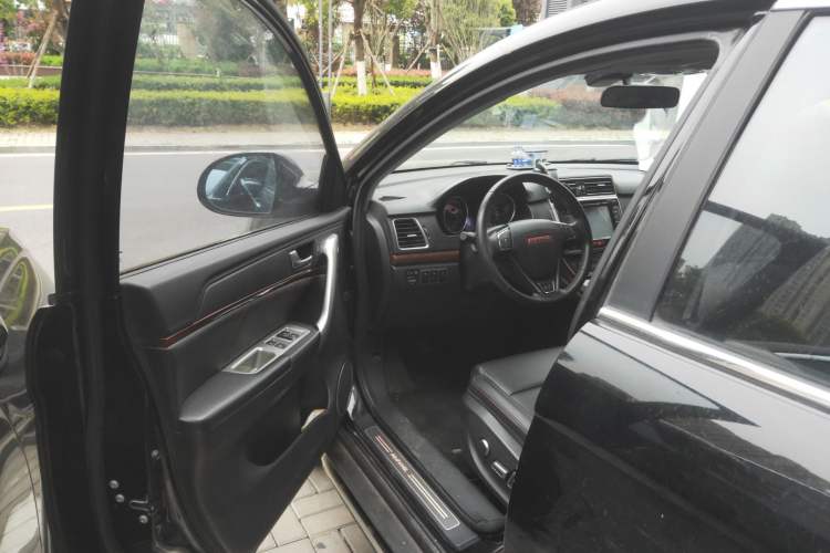 Used Haval H6 2015 Sport Edition 1.5T Manual Two-Wheel Drive Elite Model Interior 3