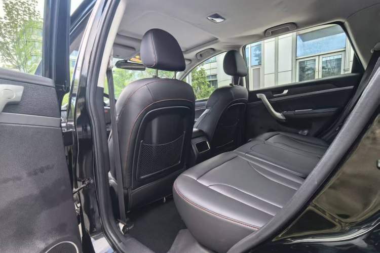 Used Haval H6 2015 Sport Edition 1.5T Automatic Two-Wheel Drive Luxury Model Interior 3