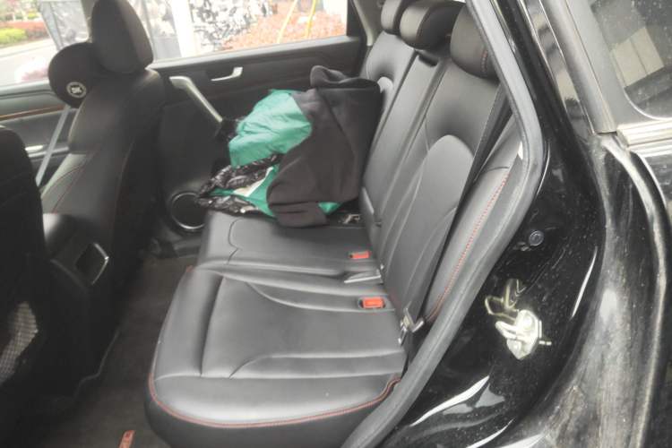 Used Haval H6 2015 Sport Edition 1.5T Manual Two-Wheel Drive Elite Model Interior 4