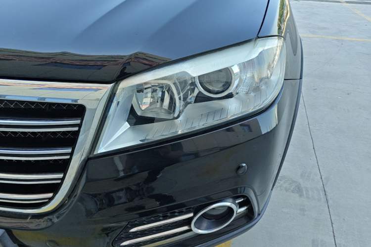 Used Haval H6 2015 Sport Edition 1.5T Manual Two-Wheel Drive Elite Model Left Front Headlight