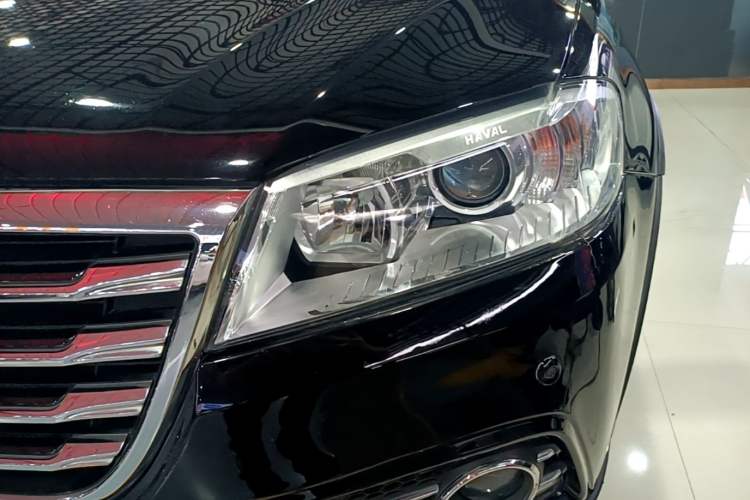 Used Haval H6 2015 Sport Edition 1.5T Automatic Two-Wheel Drive Luxury Model Left Front Headlight