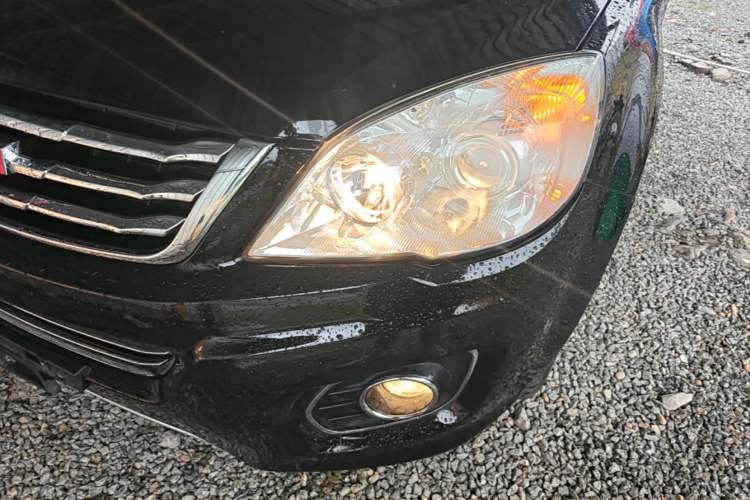 Used Haval H6 2015 Upgraded Model 1.5T Manual Two-Wheel Drive Elite Version Left Front Headlight