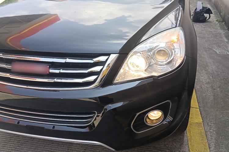 Used Haval H6 2015 Upgraded Model 1.5T Manual Two-Wheel Drive Elite Version Left Front Headlight