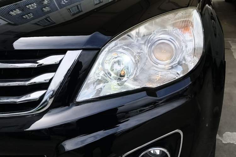 Used Haval H6 2015 Upgraded Model 1.5T Manual Two-Wheel Drive Elite Version Left Front Headlight