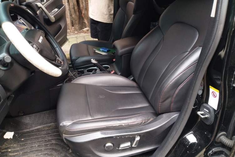 Used Haval H6 2015 Sport Edition 1.5T Automatic Two-Wheel Drive Luxury Model Left Front Seat