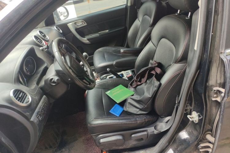 Used Haval H6 2015 Upgraded Model 1.5T Manual Two-Wheel Drive Elite Version Left Front Seat