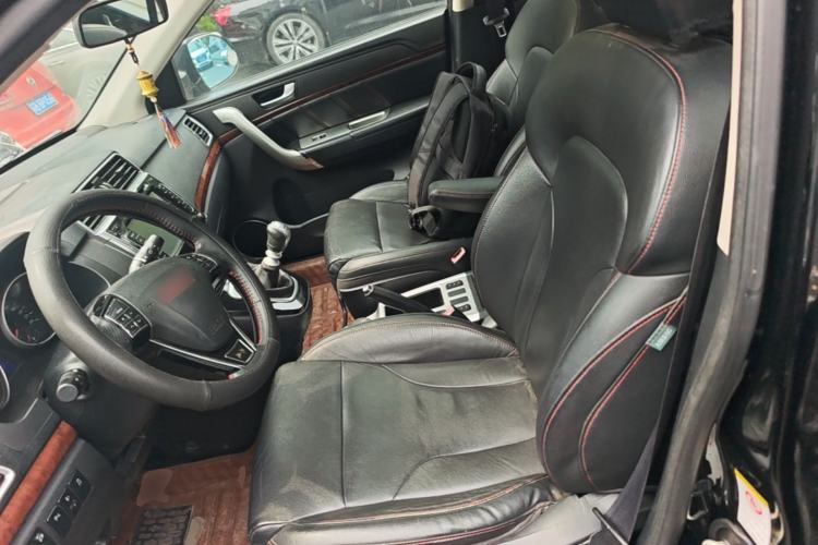 Used Haval H6 2015 Upgraded Model 1.5T Manual Two-Wheel Drive Prestige Version Left Front Seat