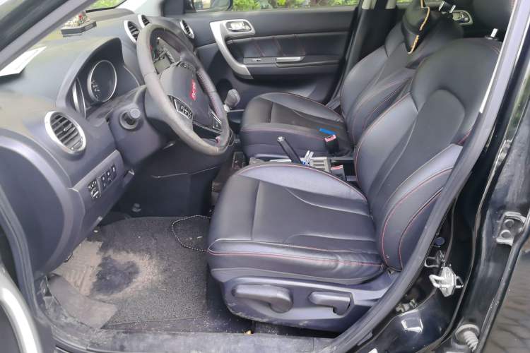 Used Haval H6 2015 Upgraded Model 1.5T Manual Two-Wheel Drive Elite Version Left Front Seat