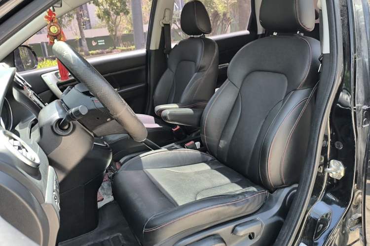 Used Haval H6 2015 Upgraded Model 1.5T Manual Two-Wheel Drive Elite Version Left Front Seat