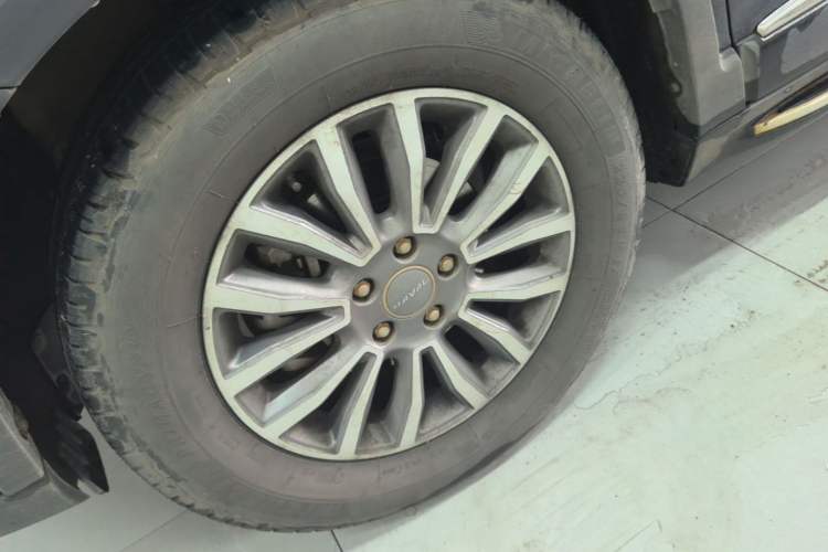 Used Haval H6 2015 Sport Edition 1.5T Automatic Two-Wheel Drive Luxury Model Left Front Wheel Hub