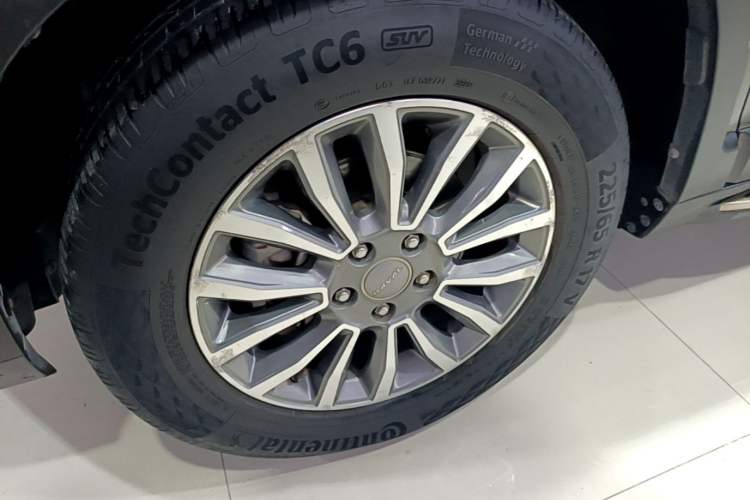 Used Haval H6 2015 Sport Edition 1.5T Automatic Two-Wheel Drive Luxury Model Left Front Wheel Hub