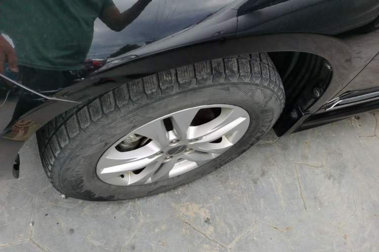 Used Haval H6 2015 Upgraded Model 1.5T Manual Two-Wheel Drive Elite Version Left Front Wheel Hub