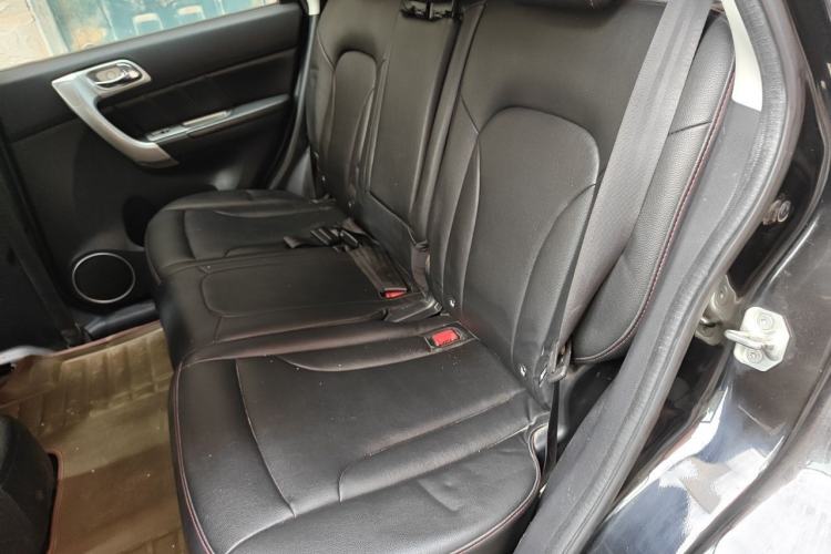 Used Haval H6 2015 Upgraded Model 1.5T Manual Two-Wheel Drive Elite Version Left Rear Seat