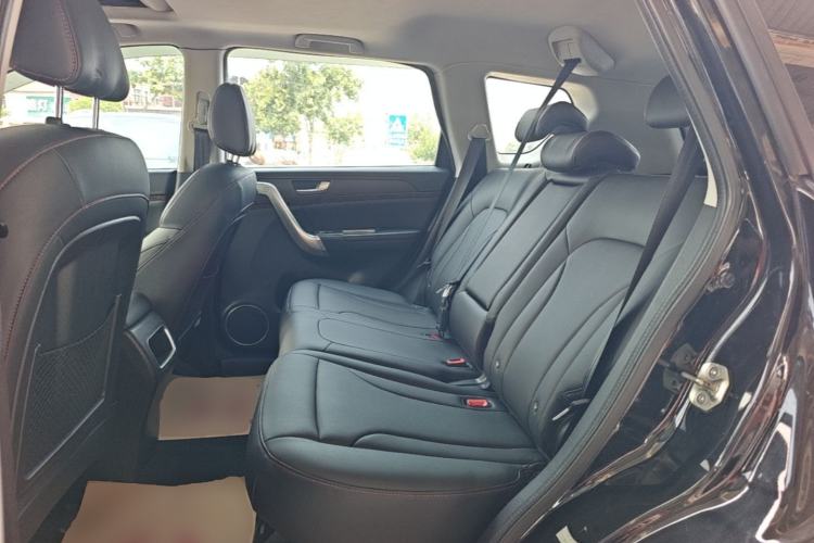 Used Haval H6 2015 Revised Version Sport Edition 1.5T Manual Transmission Two-Wheel Drive Elite Grade Left Rear Seat